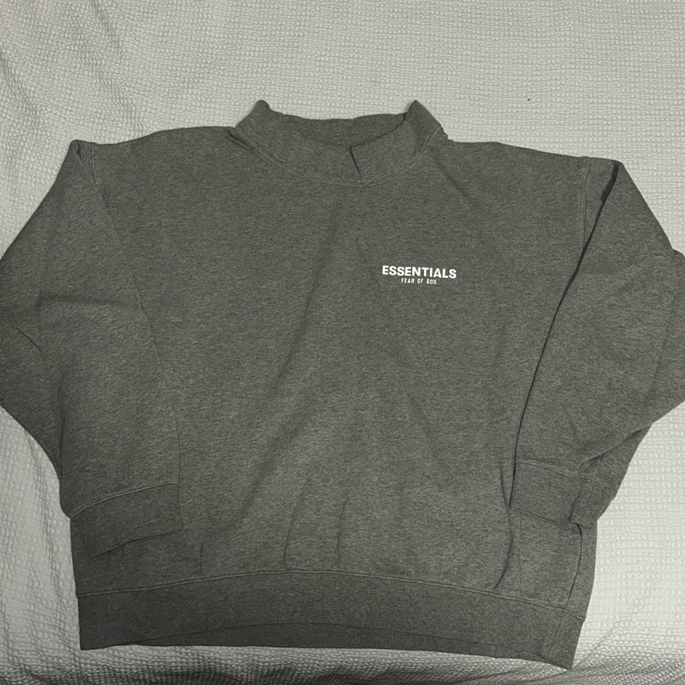 ESSENTIALS FEAR OF GOD
MOCKNECK CREWNECK
SIZE XXL